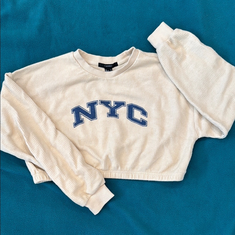 Forever 21 Casual Cream Cropped NYC Sweatshirt Size Small